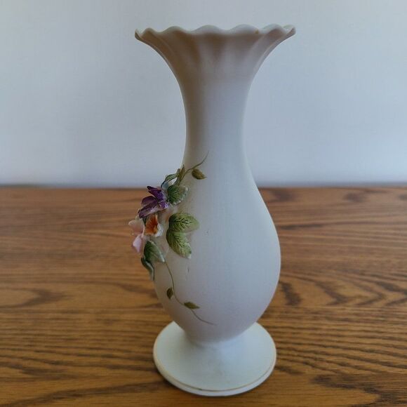 Lefton China Bisque Hand-Painted Raised Flowers Floral Vase Porcelain Item KW829 - Picture 11 of 15